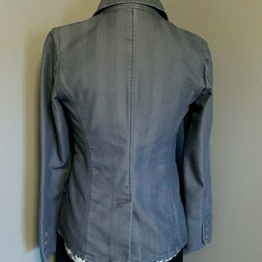 Blazer - Picture 2 of 2